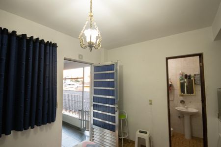 Casa à venda com 182m², 4 quartos e 2 vagas Casa à venda com 182m², 4 quartos e 2 vagasSuíte