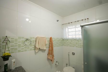 Casa à venda com 182m², 4 quartos e 2 vagas Casa à venda com 182m², 4 quartos e 2 vagasBanheiro 1