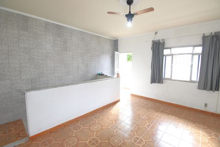 Casa à venda com 142m², 2 quartos e 4 vagasSala