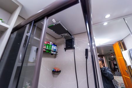 Apartamento à venda com 47m², 2 quartos e 1 vaga Apartamento à venda com 47m², 2 quartos e 1 vagaBanheiro