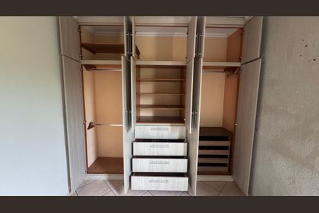 Apartamento para alugar com 77m², 3 quartos e 1 vagaQuarto 2