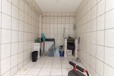 Casa à venda com 162m², 3 quartos e 3 vagas Casa à venda com 162m², 3 quartos e 3 vagasLavanderia