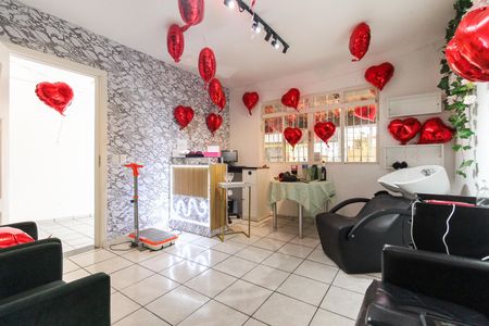 Casa à venda com 162m², 3 quartos e 3 vagas Casa à venda com 162m², 3 quartos e 3 vagasSala