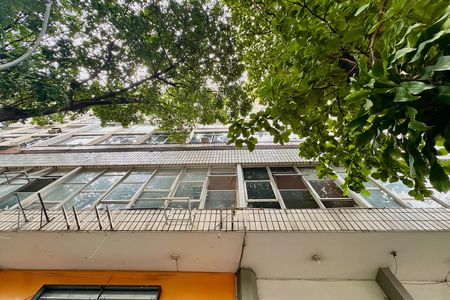 Apartamento para alugar com 70m², 2 quartos e 1 vaga Apartamento para alugar com 70m², 2 quartos e 1 vagaFachada