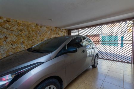 Casa à venda com 100m², 2 quartos e 2 vagas Casa à venda com 100m², 2 quartos e 2 vagasGaragem