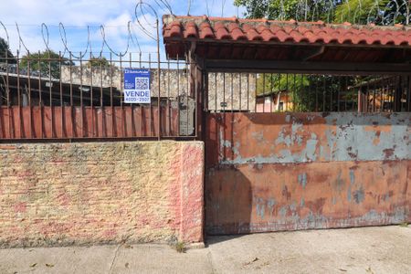 Casa à venda com 440m², 6 quartos e 8 vagas Casa à venda com 440m², 6 quartos e 8 vagasFachada