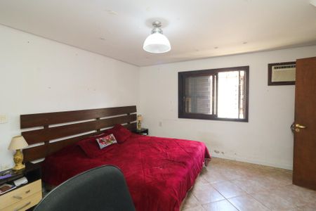 Casa à venda com 440m², 6 quartos e 8 vagas Casa à venda com 440m², 6 quartos e 8 vagasQuarto 2