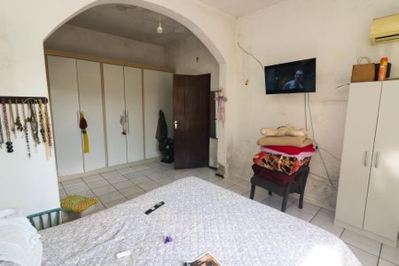 Casa à venda com 440m², 6 quartos e 8 vagas Casa à venda com 440m², 6 quartos e 8 vagasQuarto 3