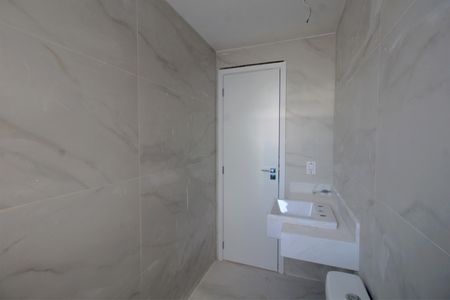 Apartamento à venda com 68m², 2 quartos e 2 vagasBanheiro da Suíte