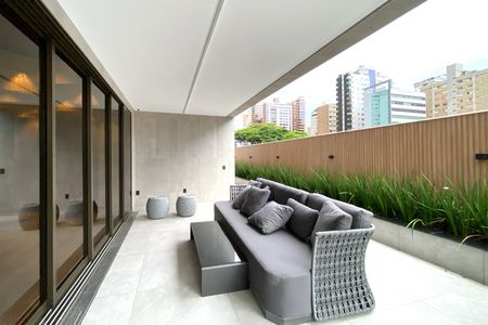 Apartamento à venda com 68m², 2 quartos e 2 vagasÁrea comum - Pátio
