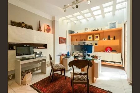 Casa à venda com 500m², 4 quartos e 6 vagas Casa à venda com 500m², 4 quartos e 6 vagasFoto 08