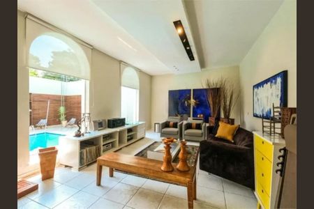 Casa à venda com 500m², 4 quartos e 6 vagas Casa à venda com 500m², 4 quartos e 6 vagasFoto 09