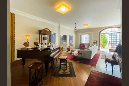 Casa à venda com 500m², 4 quartos e 6 vagas Casa à venda com 500m², 4 quartos e 6 vagasFoto 04