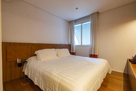 Apartamento à venda com 137m², 2 quartos e 1 vagaSuíte