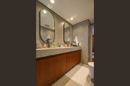 Apartamento à venda com 137m², 2 quartos e 1 vagaBanheiro da Suíte