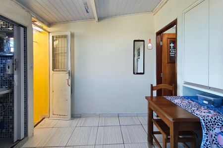Casa à venda com 75m², 2 quartos e 4 vagas Casa à venda com 75m², 2 quartos e 4 vagasSala - Cozinha