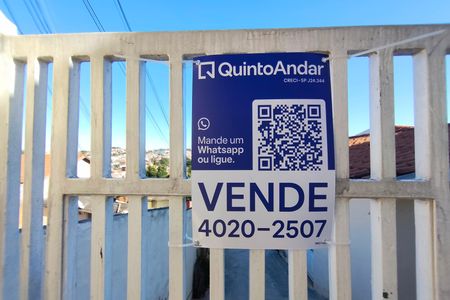 Casa à venda com 75m², 2 quartos e 4 vagas Casa à venda com 75m², 2 quartos e 4 vagasPlaca