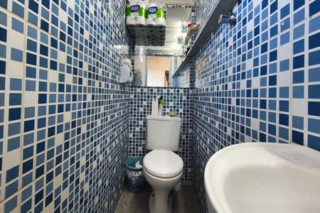 Casa à venda com 75m², 2 quartos e 4 vagas Casa à venda com 75m², 2 quartos e 4 vagasBanheiro