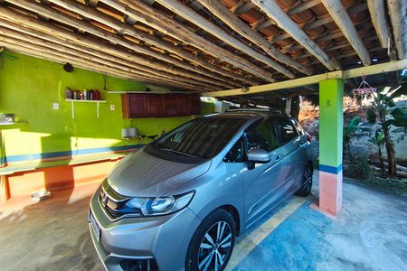 Casa à venda com 75m², 2 quartos e 4 vagas Casa à venda com 75m², 2 quartos e 4 vagasQuintal - Garagem