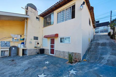 Casa à venda com 75m², 2 quartos e 4 vagas Casa à venda com 75m², 2 quartos e 4 vagasÁrea de Serviço