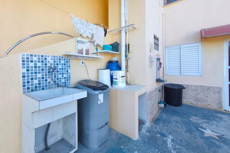 Casa à venda com 75m², 2 quartos e 4 vagas Casa à venda com 75m², 2 quartos e 4 vagasÁrea de Serviço