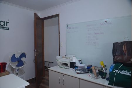 Casa à venda com 340m², 5 quartos e 2 vagasQuarto 2