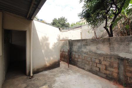 Casa para alugar com 86m², 2 quartos e 1 vagaQuintal