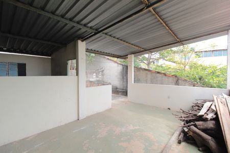 Casa para alugar com 86m², 2 quartos e 1 vagaQuintal