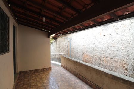 Casa para alugar com 86m², 2 quartos e 1 vagaQuintal