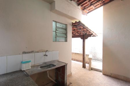 Casa para alugar com 86m², 2 quartos e 1 vagaÁrea de Serviço