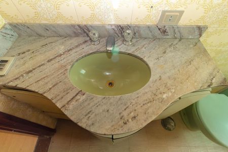 Casa à venda com 143m², 3 quartos e 2 vagas Casa à venda com 143m², 3 quartos e 2 vagasBanheiro 2