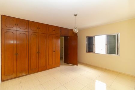 Casa à venda com 143m², 3 quartos e 2 vagas Casa à venda com 143m², 3 quartos e 2 vagasSuíte