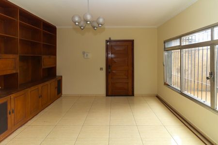 Casa à venda com 143m², 3 quartos e 2 vagas Casa à venda com 143m², 3 quartos e 2 vagasSala