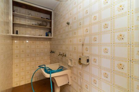 Casa à venda com 143m², 3 quartos e 2 vagas Casa à venda com 143m², 3 quartos e 2 vagasÁrea de Serviço