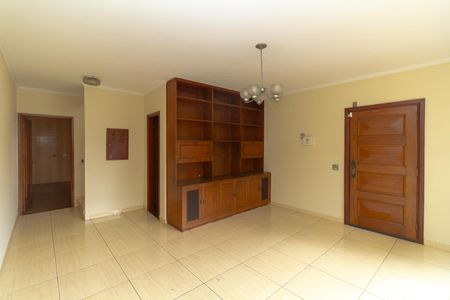 Casa à venda com 143m², 3 quartos e 2 vagas Casa à venda com 143m², 3 quartos e 2 vagasSala