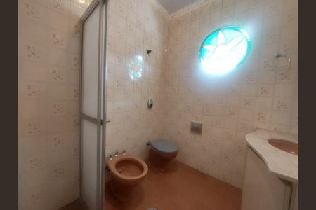 Casa à venda com 240m², 3 quartos e 2 vagas Casa à venda com 240m², 3 quartos e 2 vagasBanheiro 1