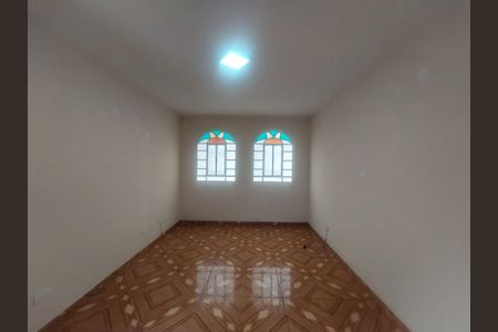 Casa à venda com 240m², 3 quartos e 2 vagas Casa à venda com 240m², 3 quartos e 2 vagasSala