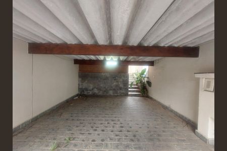 Casa à venda com 240m², 3 quartos e 2 vagas Casa à venda com 240m², 3 quartos e 2 vagasGaragem