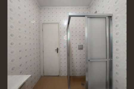 Casa à venda com 240m², 3 quartos e 2 vagas Casa à venda com 240m², 3 quartos e 2 vagasBanheiro 2