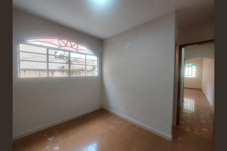 Casa à venda com 240m², 3 quartos e 2 vagas Casa à venda com 240m², 3 quartos e 2 vagasSala