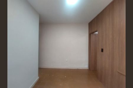 Casa à venda com 240m², 3 quartos e 2 vagas Casa à venda com 240m², 3 quartos e 2 vagasSala