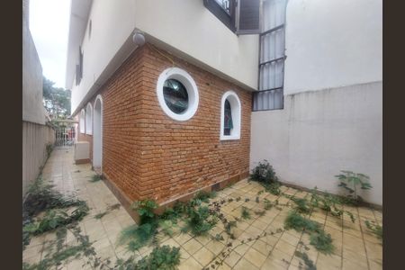 Casa à venda com 240m², 3 quartos e 2 vagas Casa à venda com 240m², 3 quartos e 2 vagasQuintal