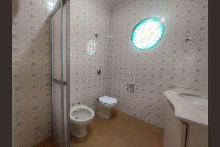 Casa à venda com 240m², 3 quartos e 2 vagas Casa à venda com 240m², 3 quartos e 2 vagasBanheiro 2