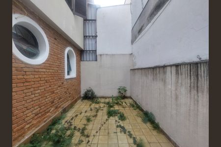 Casa à venda com 240m², 3 quartos e 2 vagas Casa à venda com 240m², 3 quartos e 2 vagasQuintal