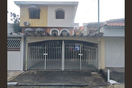 Casa à venda com 240m², 3 quartos e 2 vagas Casa à venda com 240m², 3 quartos e 2 vagasFachada e Placa