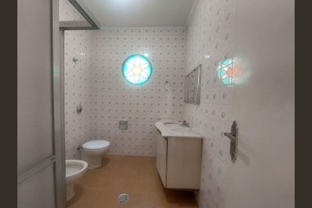 Casa à venda com 240m², 3 quartos e 2 vagas Casa à venda com 240m², 3 quartos e 2 vagasBanheiro 2