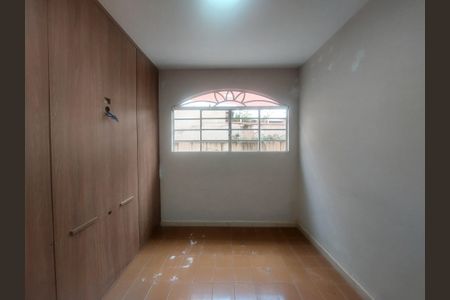 Casa à venda com 240m², 3 quartos e 2 vagas Casa à venda com 240m², 3 quartos e 2 vagasSala