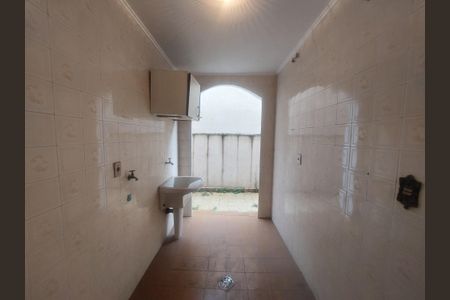 Casa à venda com 240m², 3 quartos e 2 vagas Casa à venda com 240m², 3 quartos e 2 vagasÁrea de Serviço