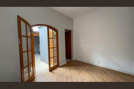 Casa para alugar com 100m², 2 quartos e 2 vagas Casa para alugar com 100m², 2 quartos e 2 vagasQuarto Suíte