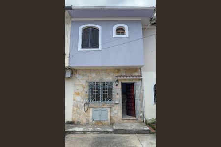 Casa para alugar com 100m², 2 quartos e 2 vagas Casa para alugar com 100m², 2 quartos e 2 vagasFachada